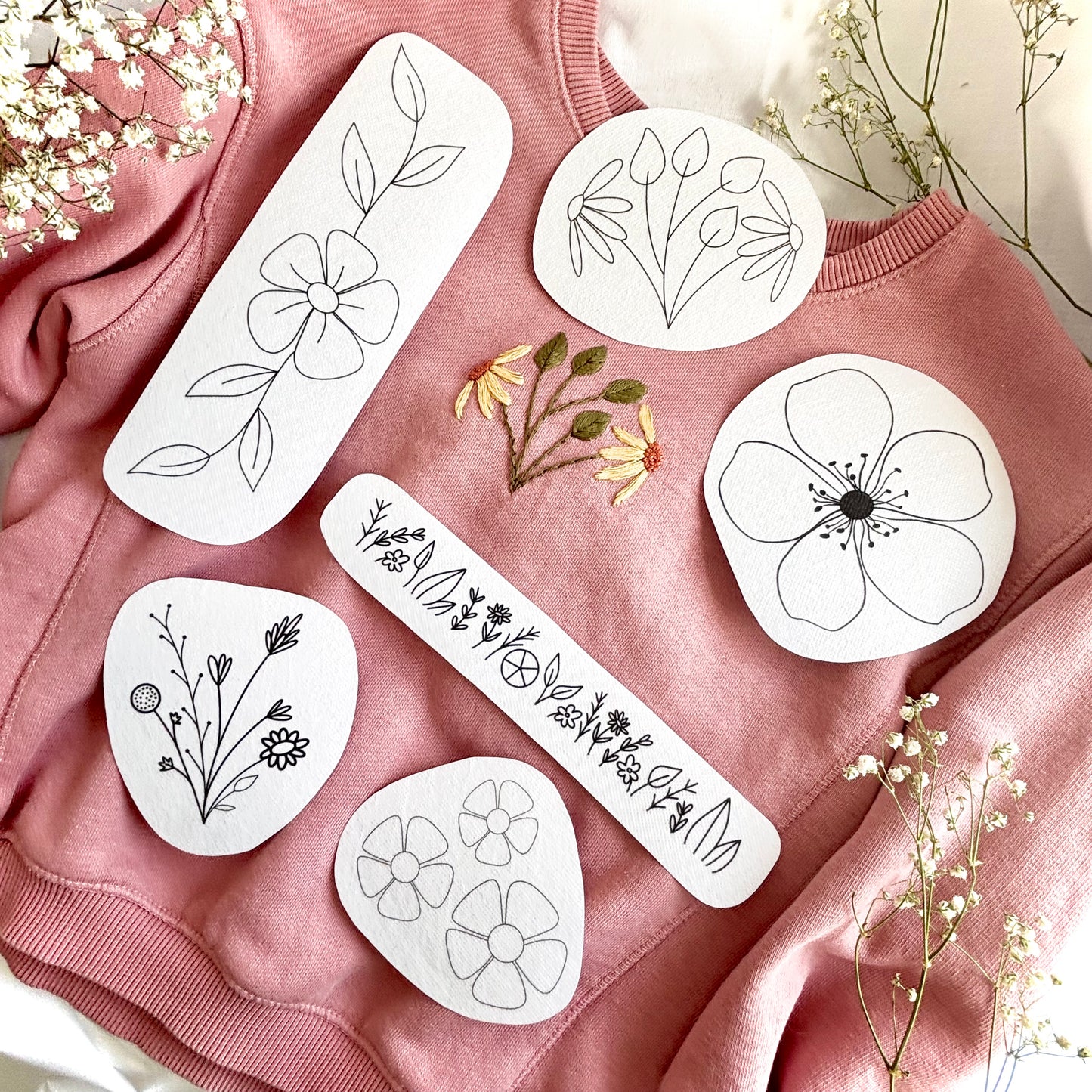 Patrones de flores para bordado a mano en adhesivos solubles de bordado