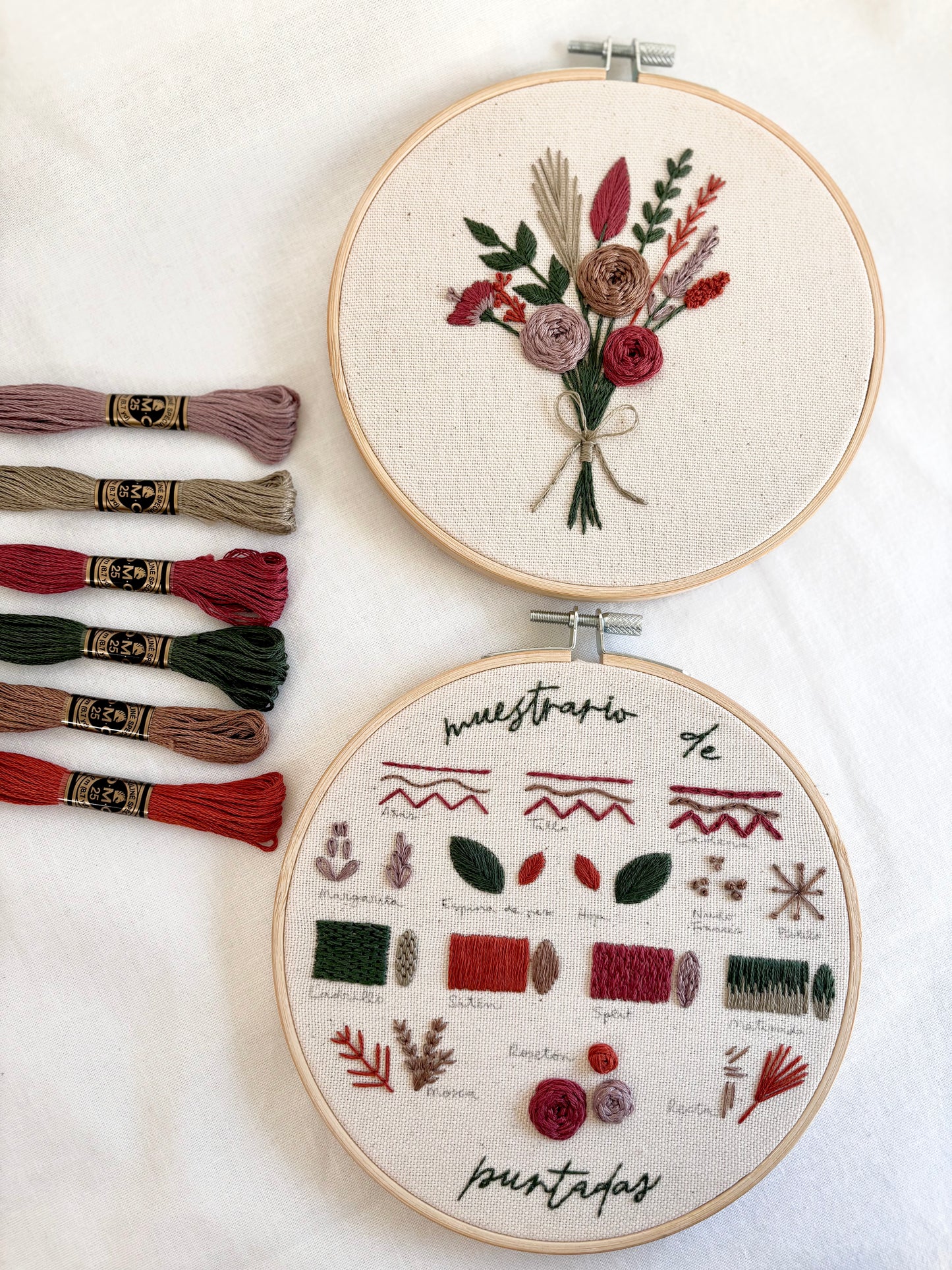 Kit de bordado a mano para principiantes dúo con muestrario de puntadas y ramo floral - Kit DIY completo