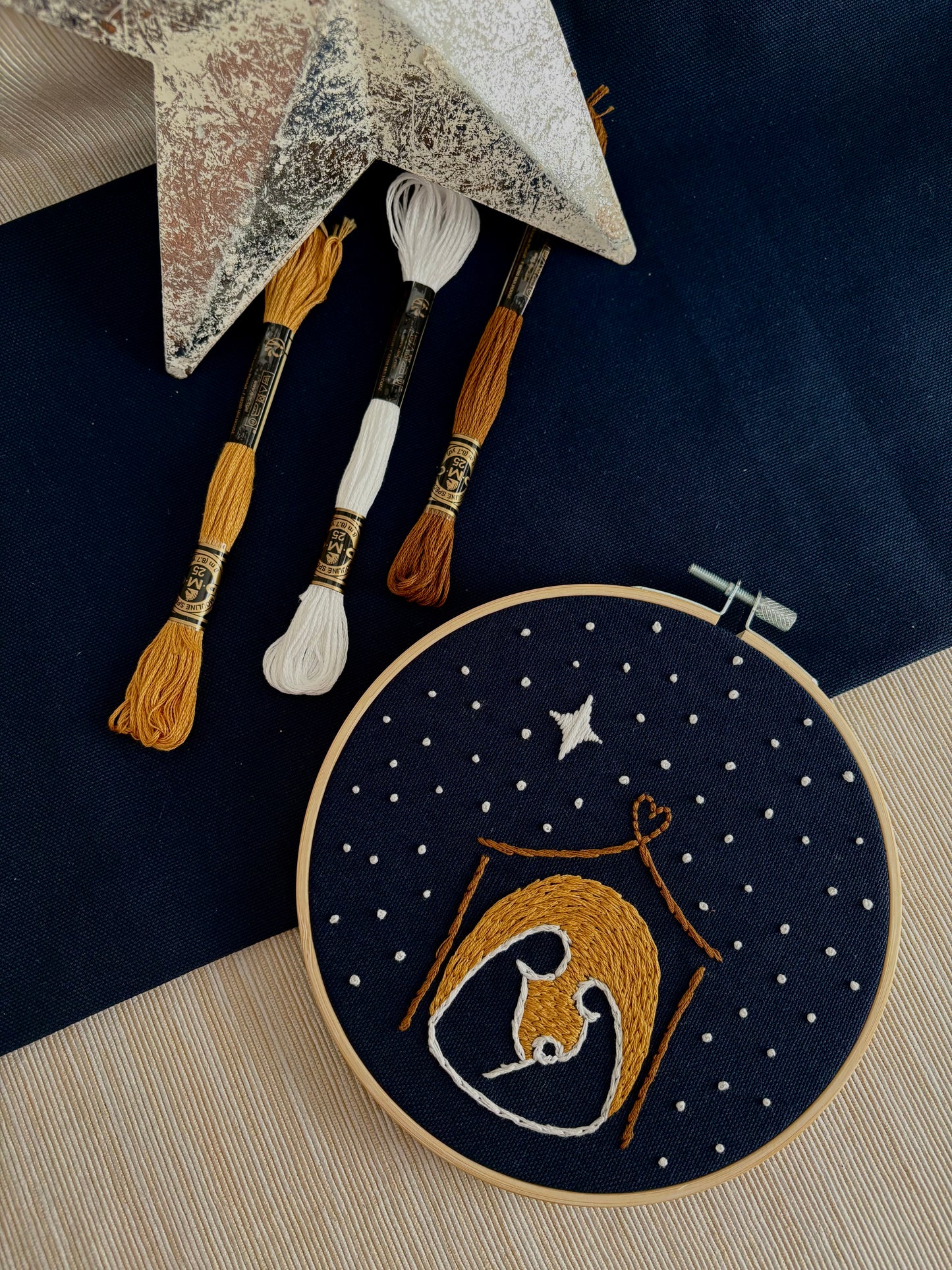 Kit DIY Bordado a Mano Belén – Kit de Bordado Navideño