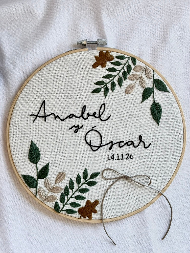 Soporte para anillos de boda bordado a mano con diseño otoñal en tonos verdes y marrones